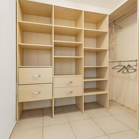 Deribasivska Cozy 4-Room Apartment Odessa Ngoại thất bức ảnh