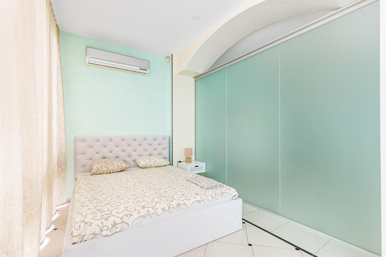 Deribasivska Cozy 4-Room Apartment Odessa Ngoại thất bức ảnh