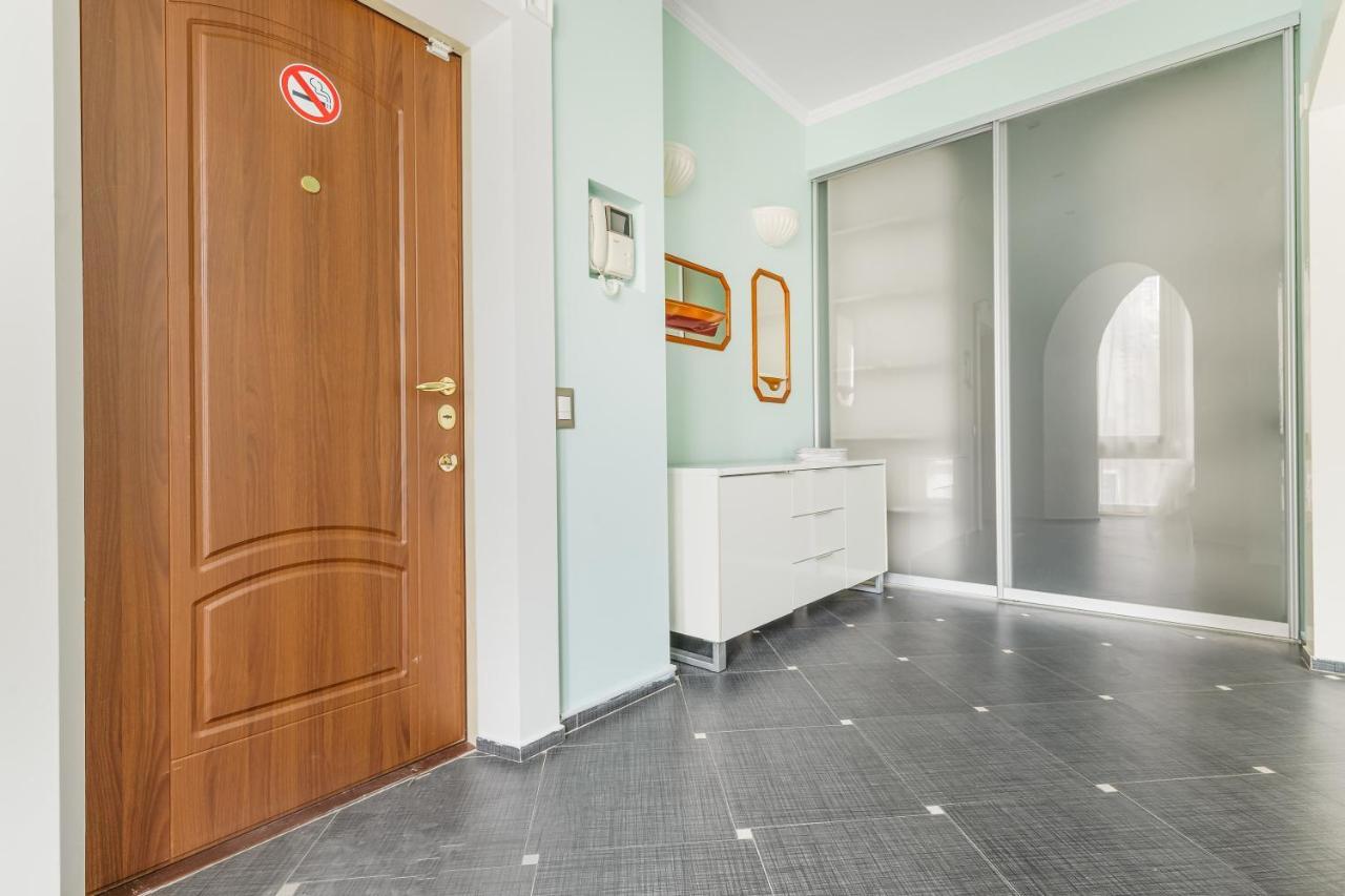 Deribasivska Cozy 4-Room Apartment Odessa Ngoại thất bức ảnh