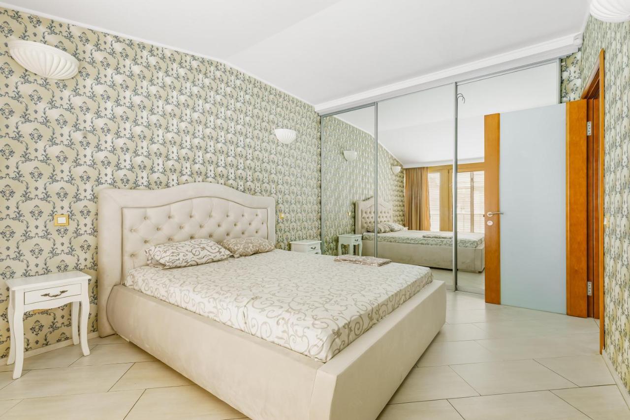 Deribasivska Cozy 4-Room Apartment Odessa Ngoại thất bức ảnh