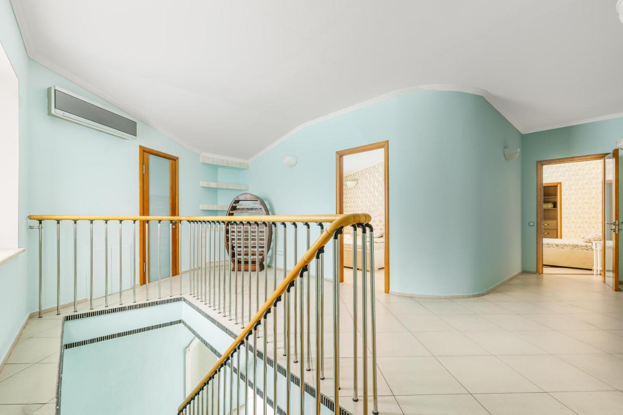Deribasivska Cozy 4-Room Apartment Odessa Ngoại thất bức ảnh