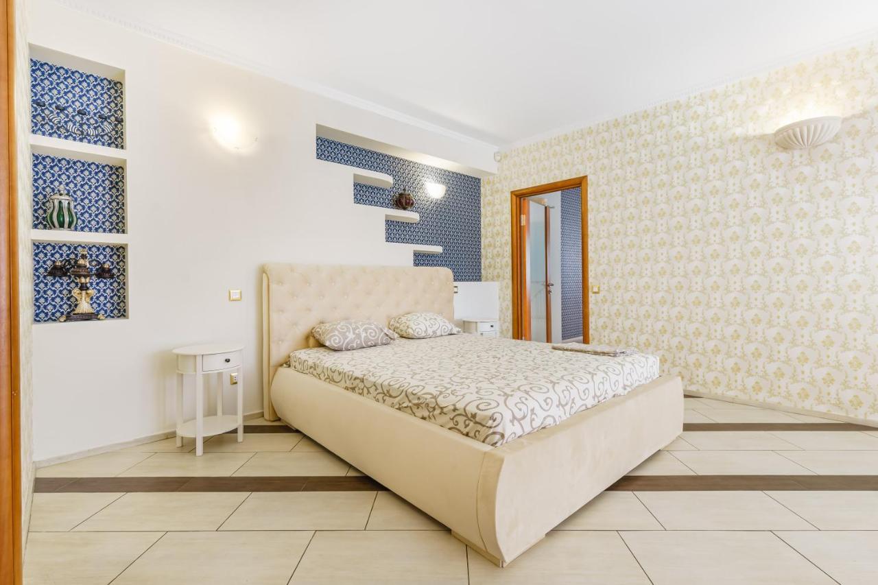 Deribasivska Cozy 4-Room Apartment Odessa Ngoại thất bức ảnh